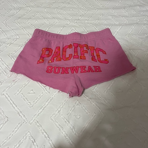 PacSun Pink Pacific Sunwear Mini Sweat Shorts - Picture 3 of 5